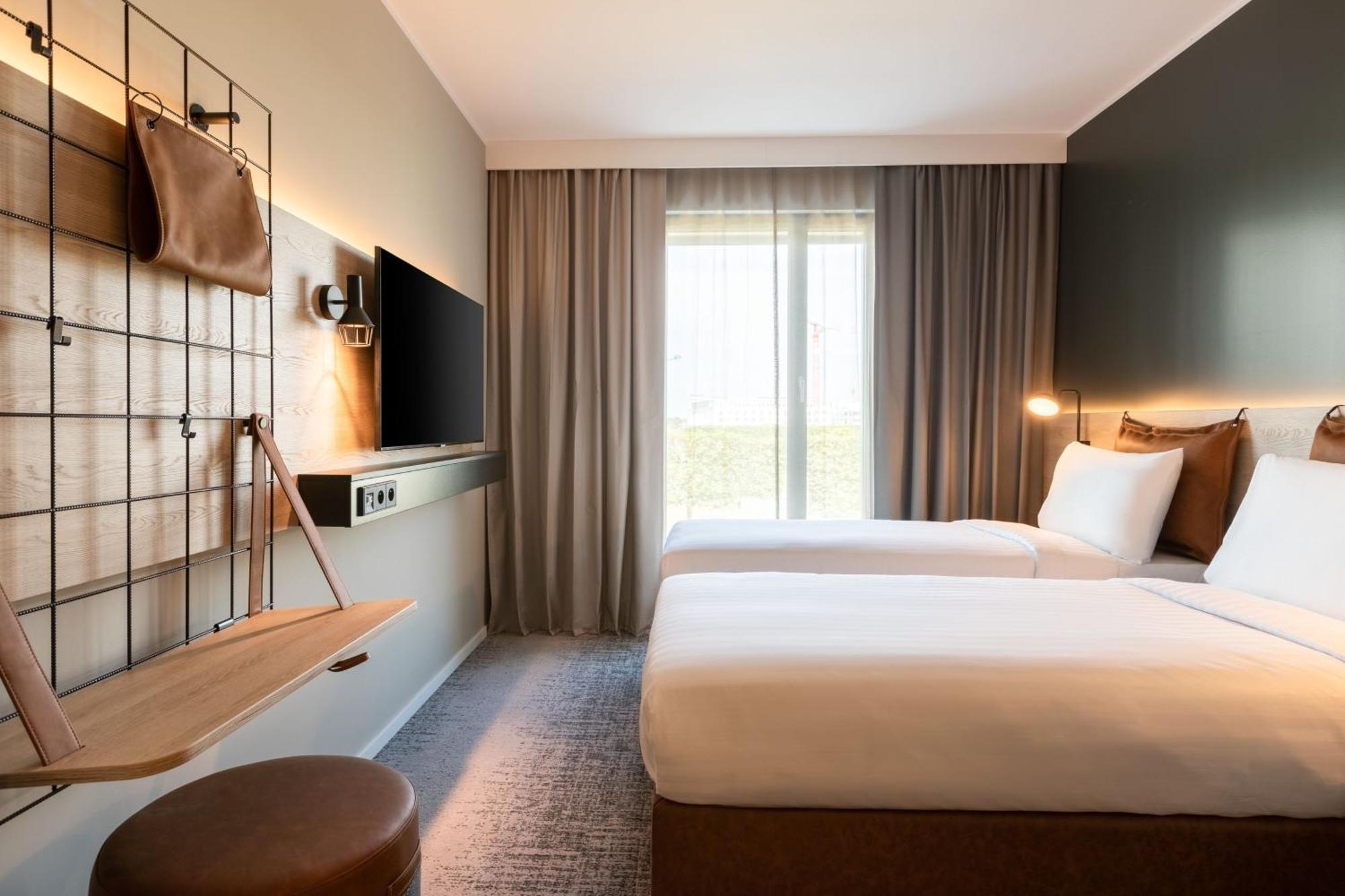 Moxy Paris Val D'Europe Hotel Montevrain Exterior photo